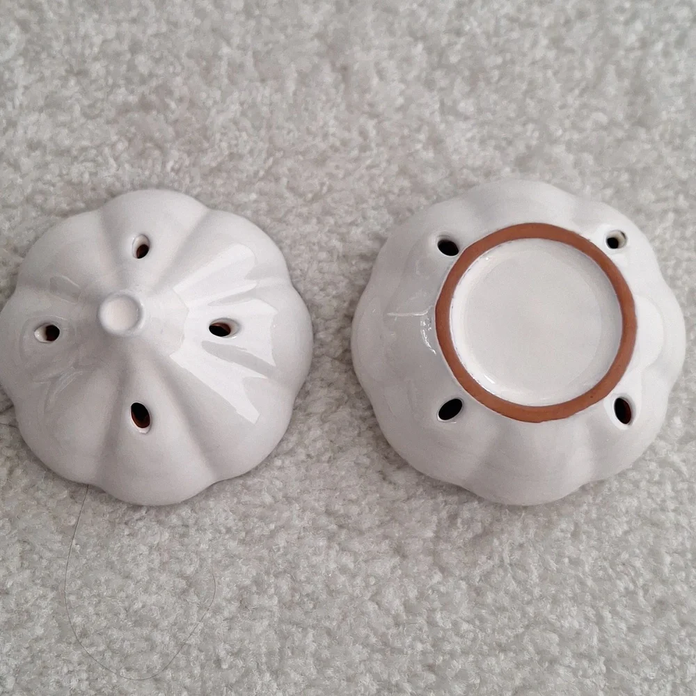 Terracotta Garlic Keeper - Picture 3 of 3